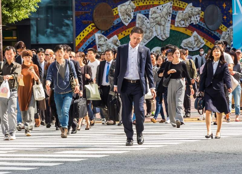 日本「低慾望社會」的啟示：少子化、高齡化與消費停滯的三十年